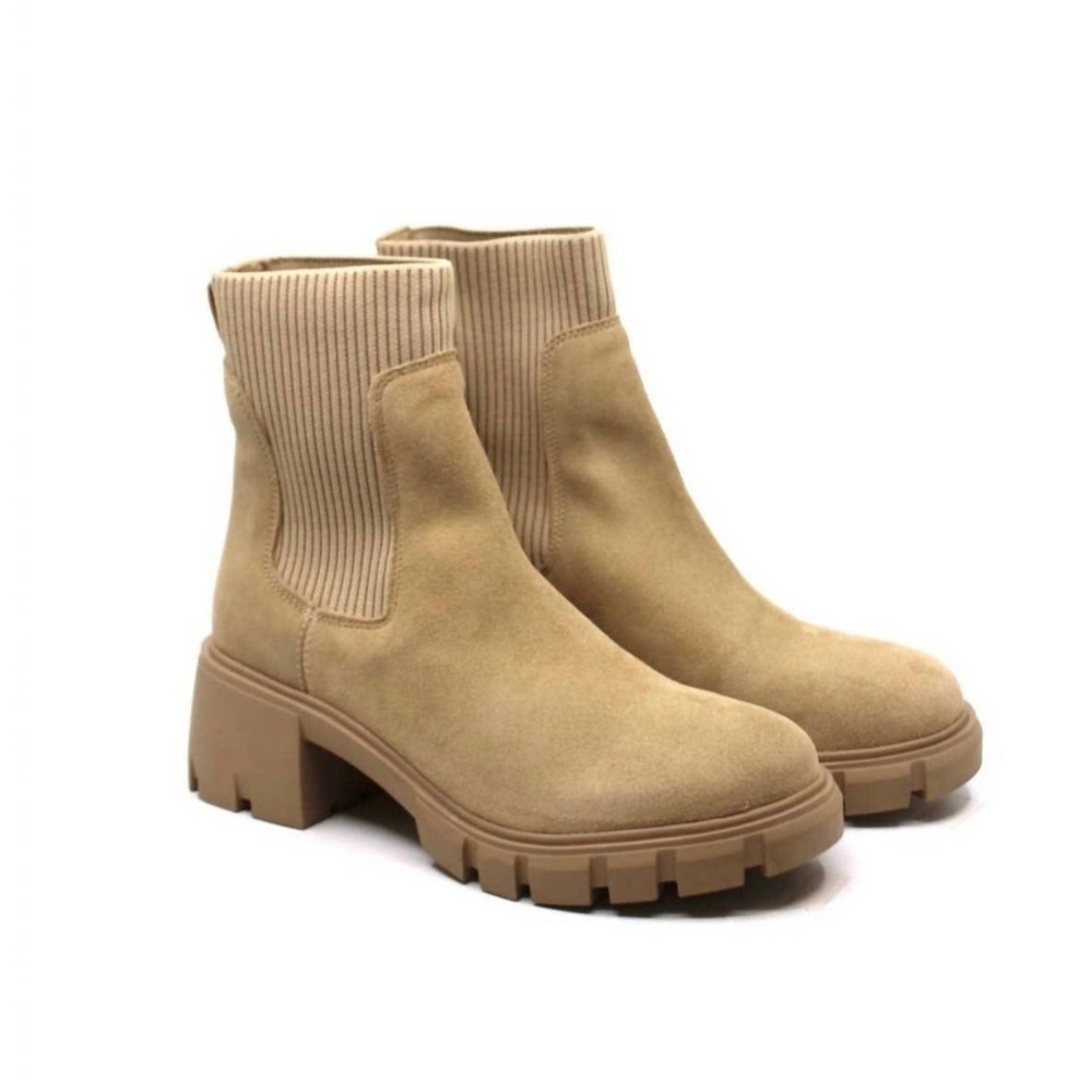 Steve Madden suede beige nude boots size 8